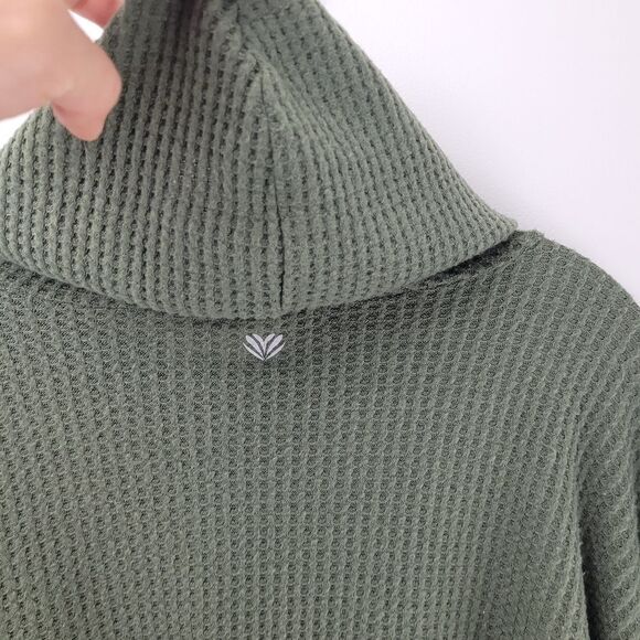 F21 cropped waffle knit hoodie - Picture 8 of 8